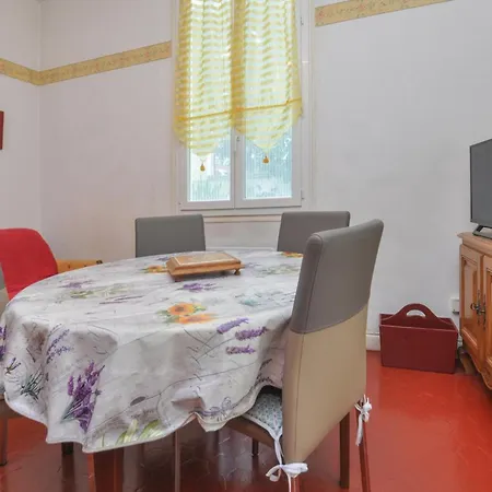 1 Bedroom Amazing In Apartment